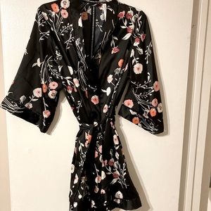 Short Floral Gilligan & O’Malley Robe